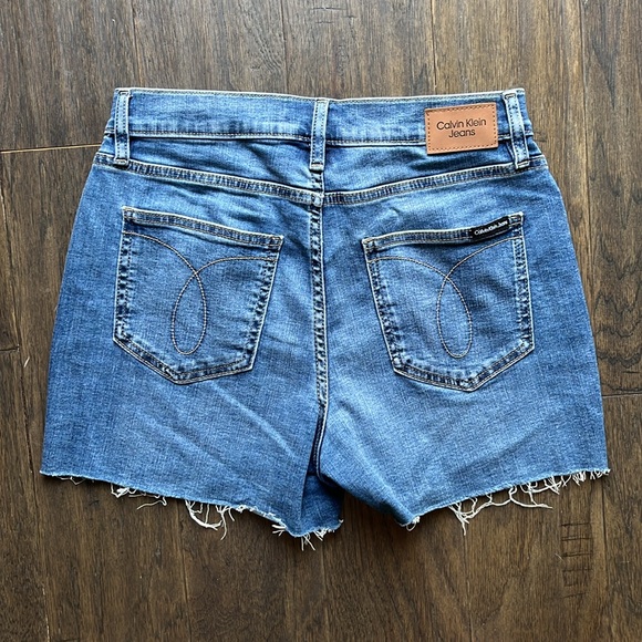 Calvin Klein Shorts 28 - Picture 7 of 7